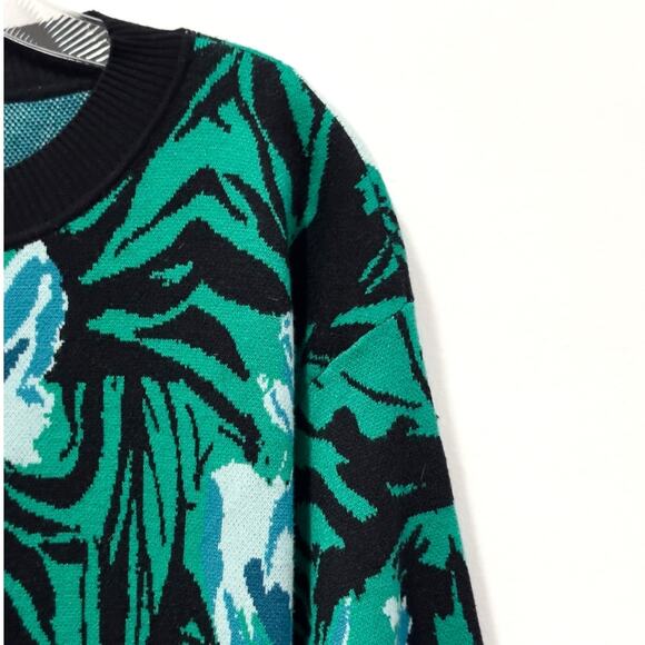 dee elly - Women's Vibrant, Floral, Cropped Crewneck Sweater (XS) - Picture 3 of 4